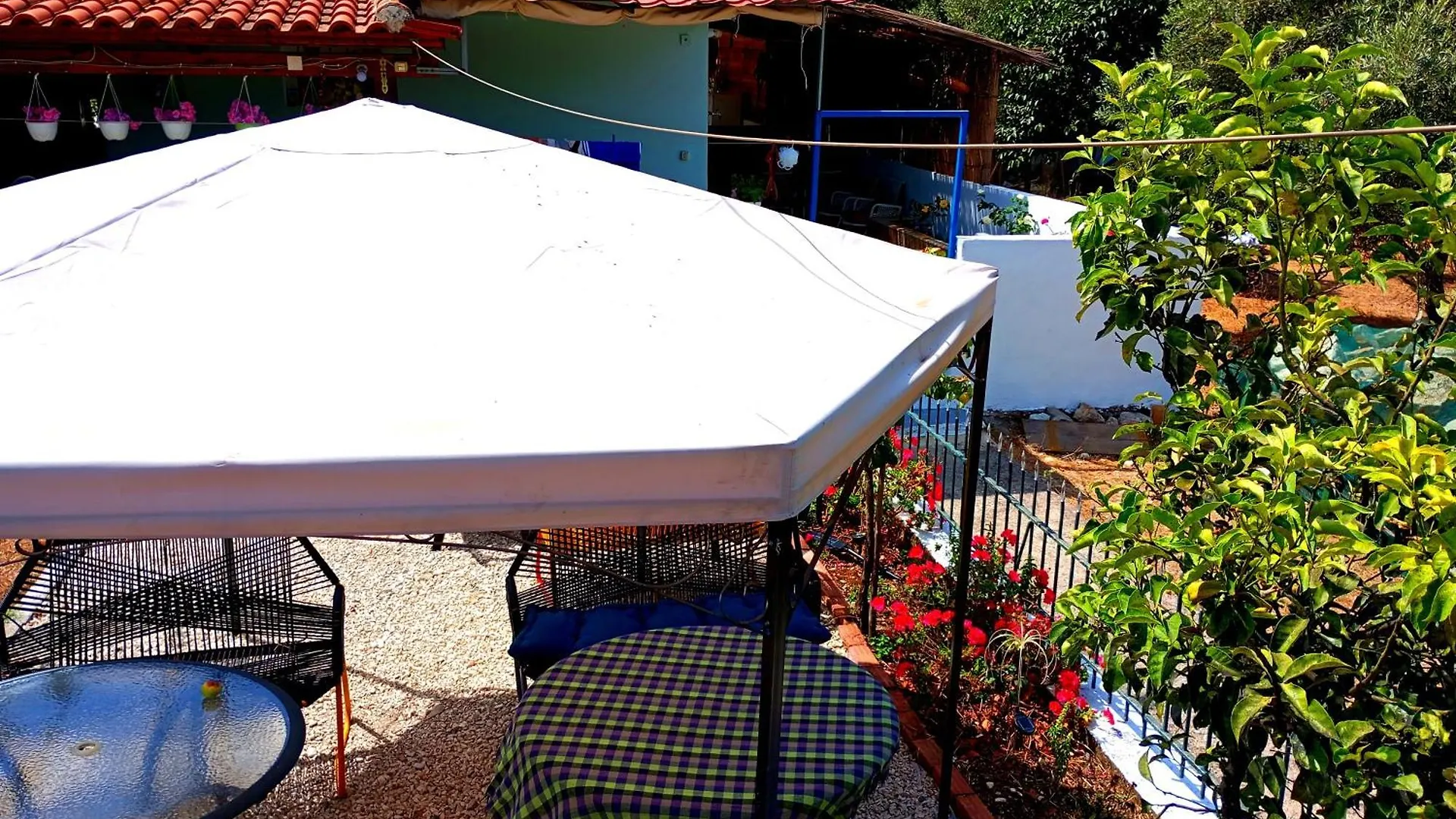 Natural Hostel 히마레 0*,  알바니아